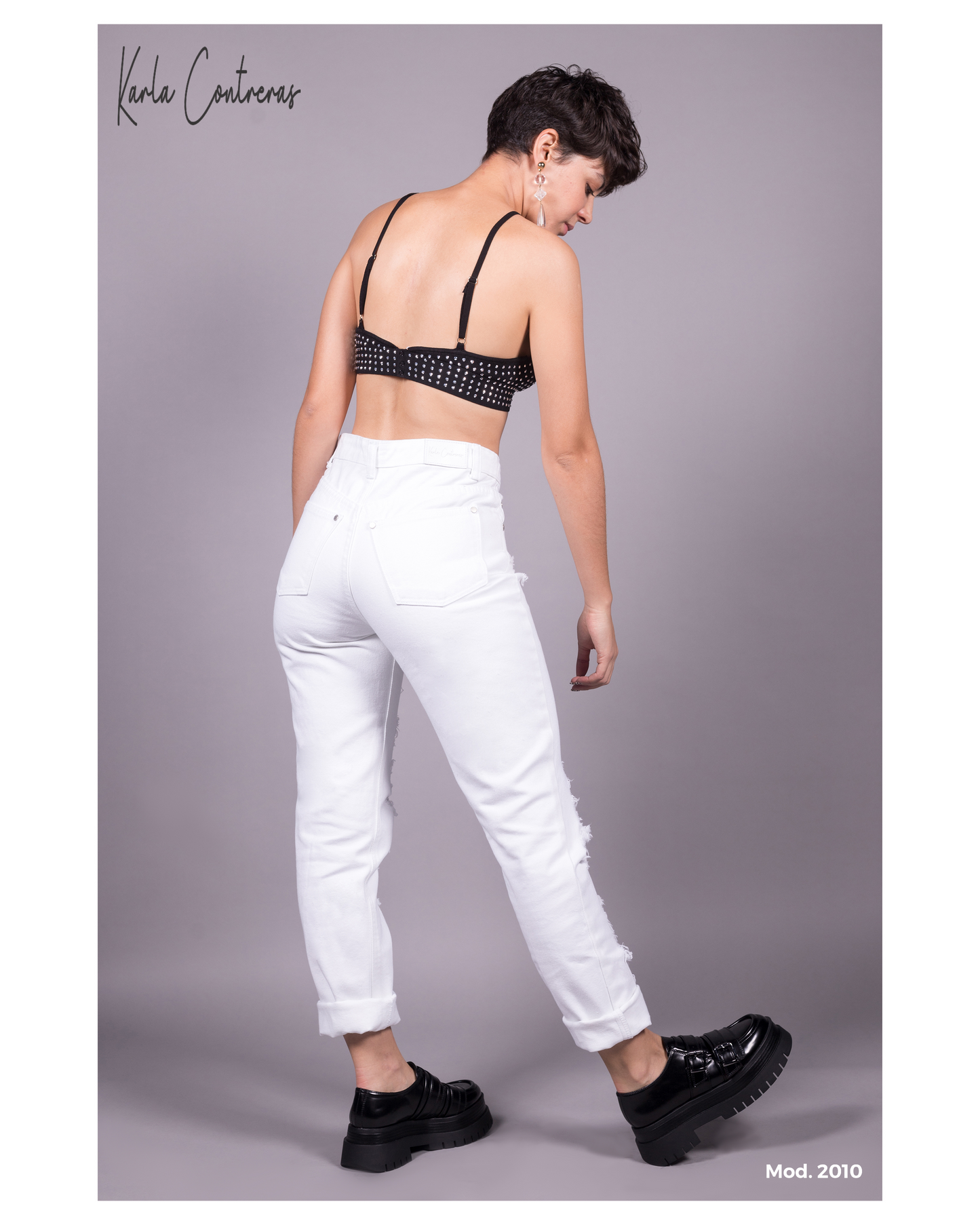 Jeans basico momfit, con roturas y bastilla, blanco.