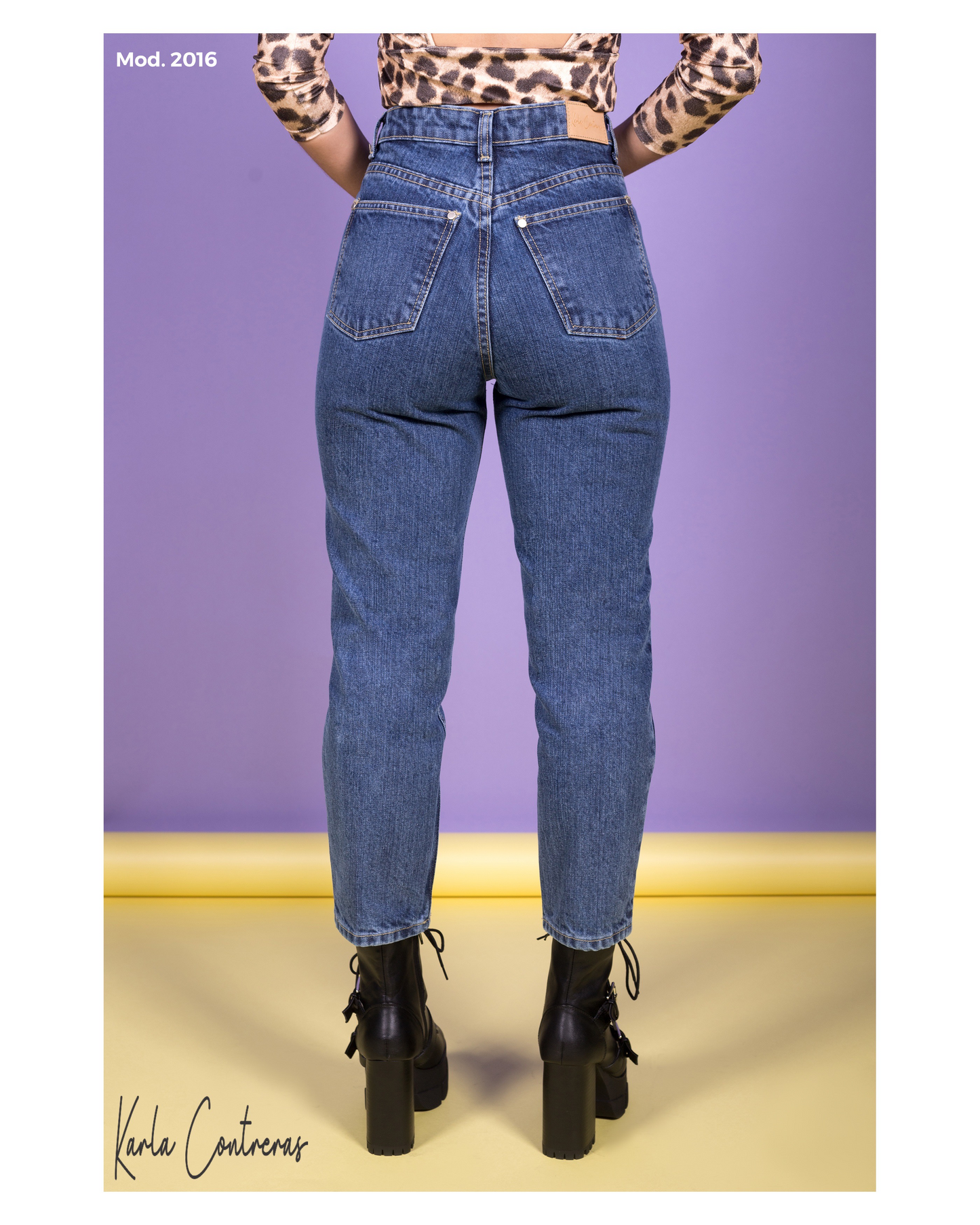 Jeans momfit con roturas, azul 1 boton.