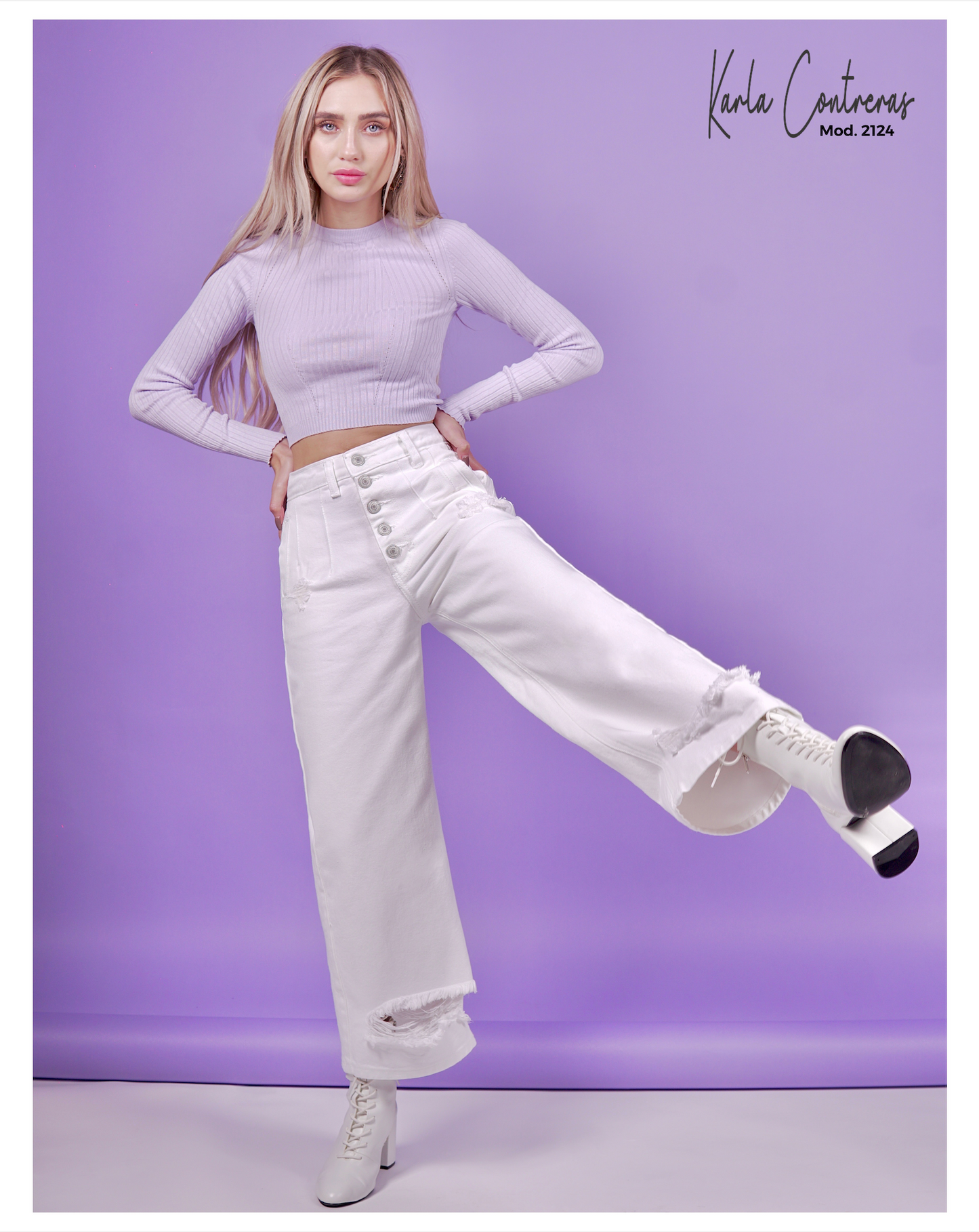 Jeans culotte blanco con 5 botones.
