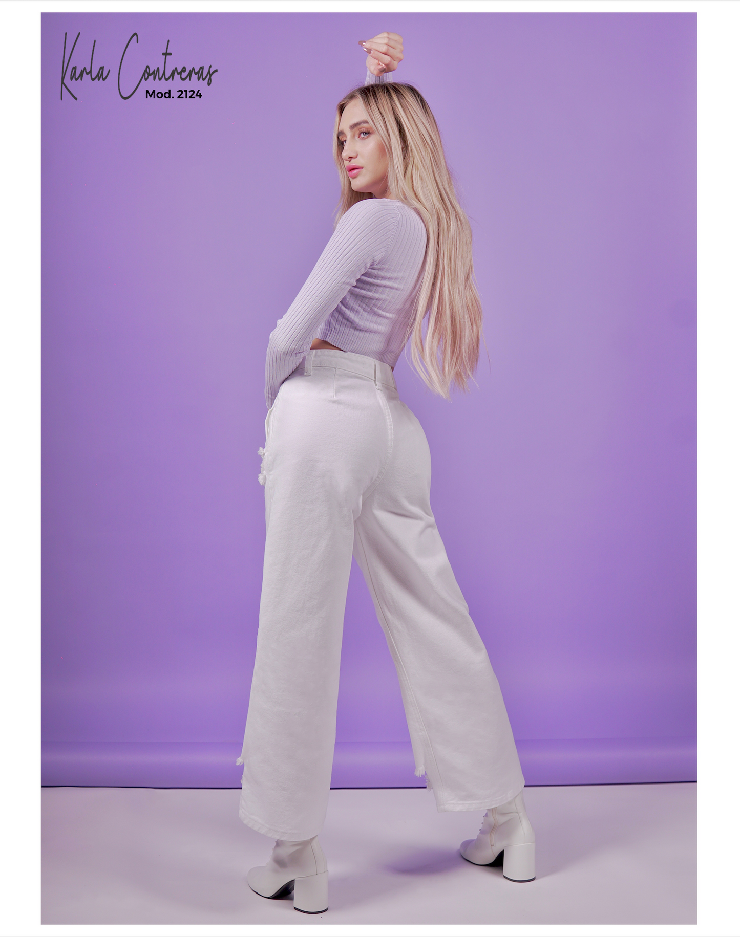 Jeans culotte blanco con 5 botones.