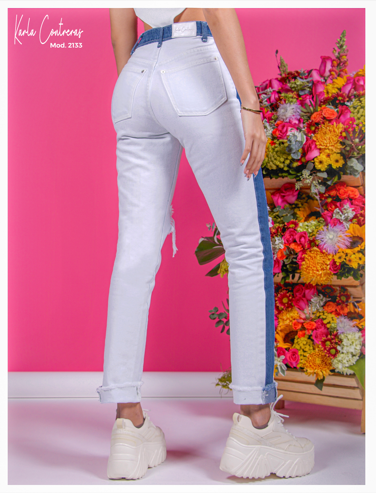 Jeans Momfit bicolor, rasgado.