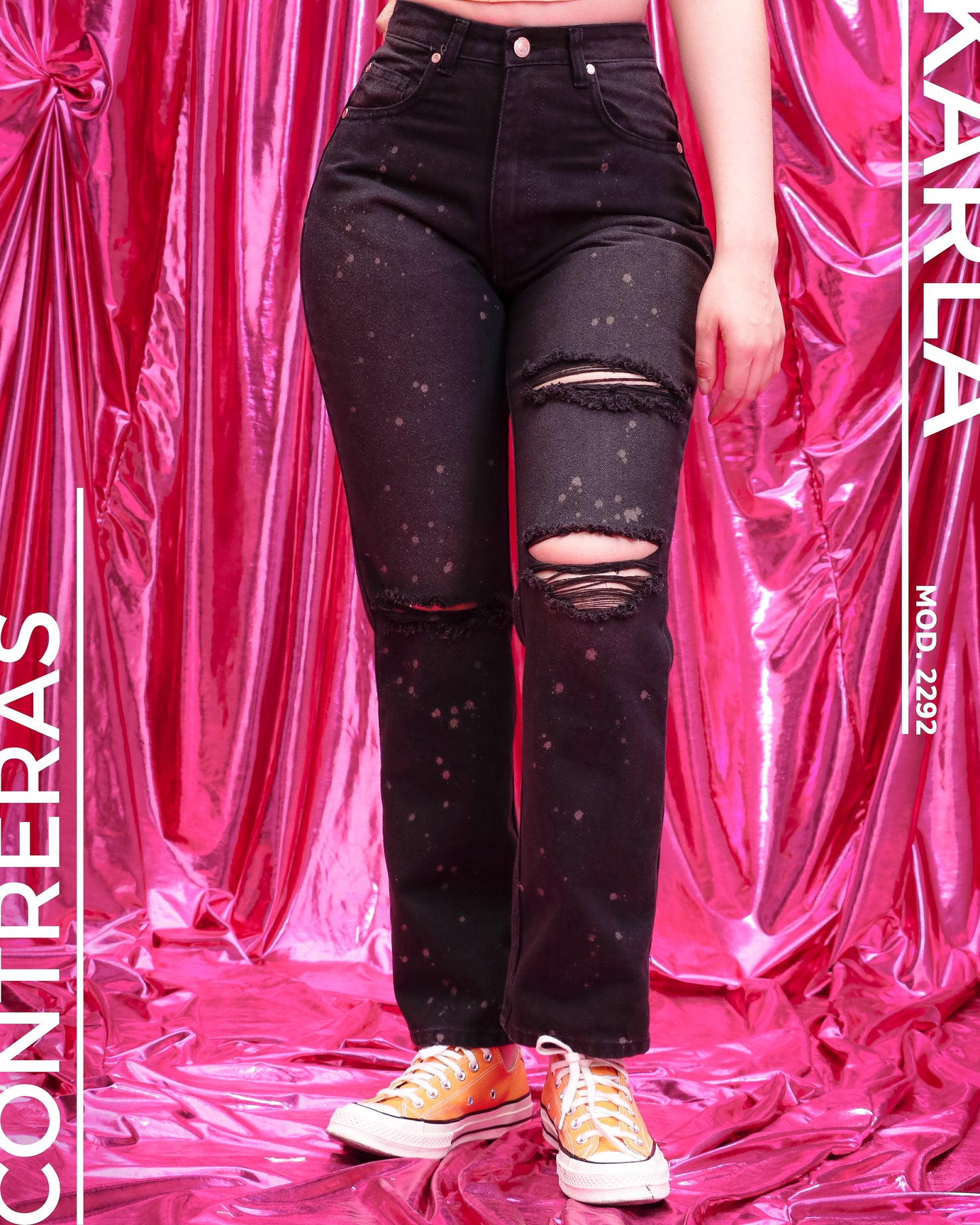Jeans Momfit con pizcas en cafe y con roturas.