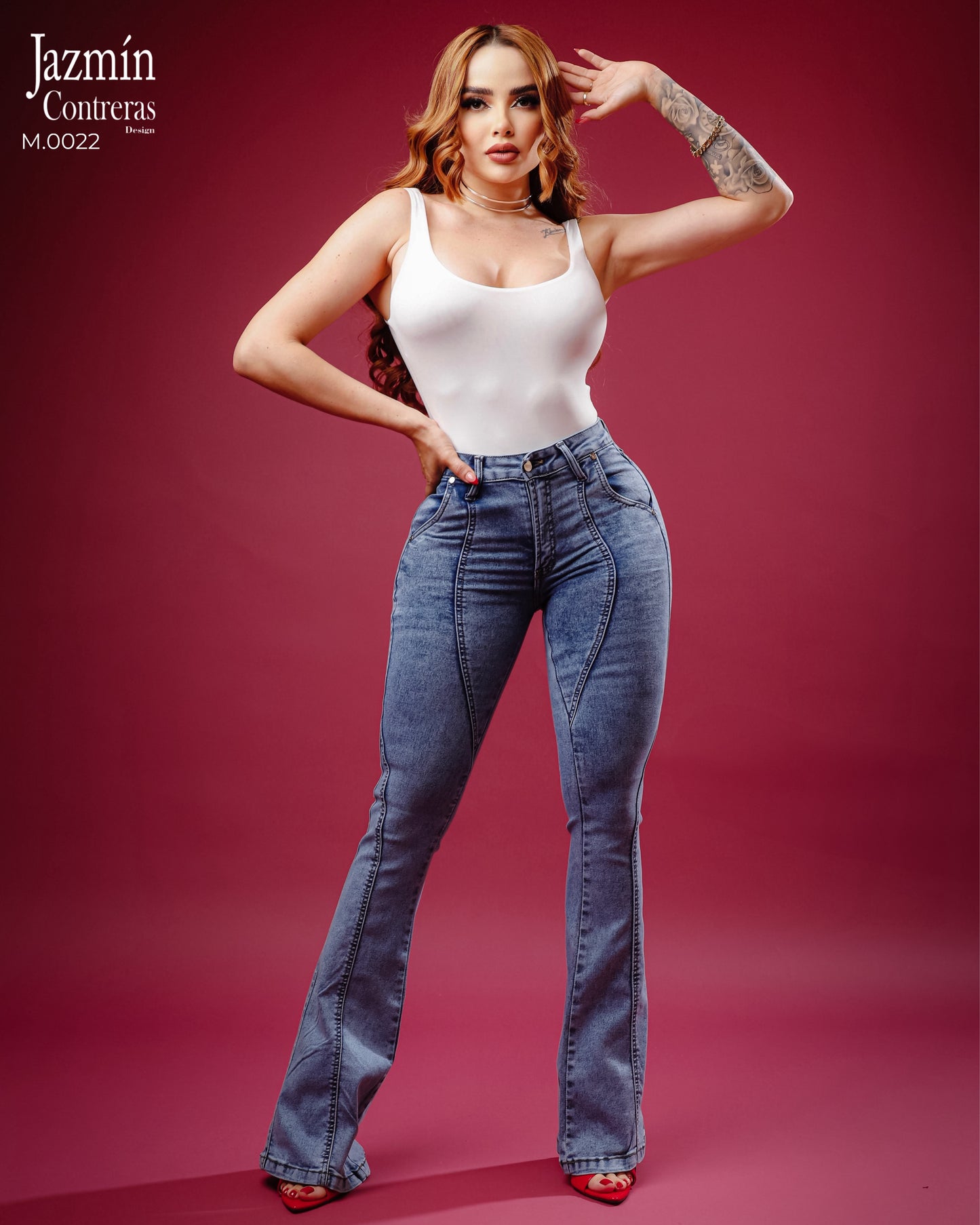 Jeans corte colombiano, flare, 1 boton.