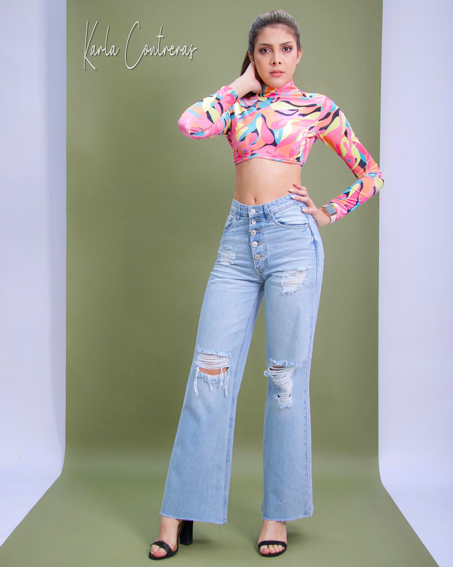 Jeans wide leg, 5 botones.