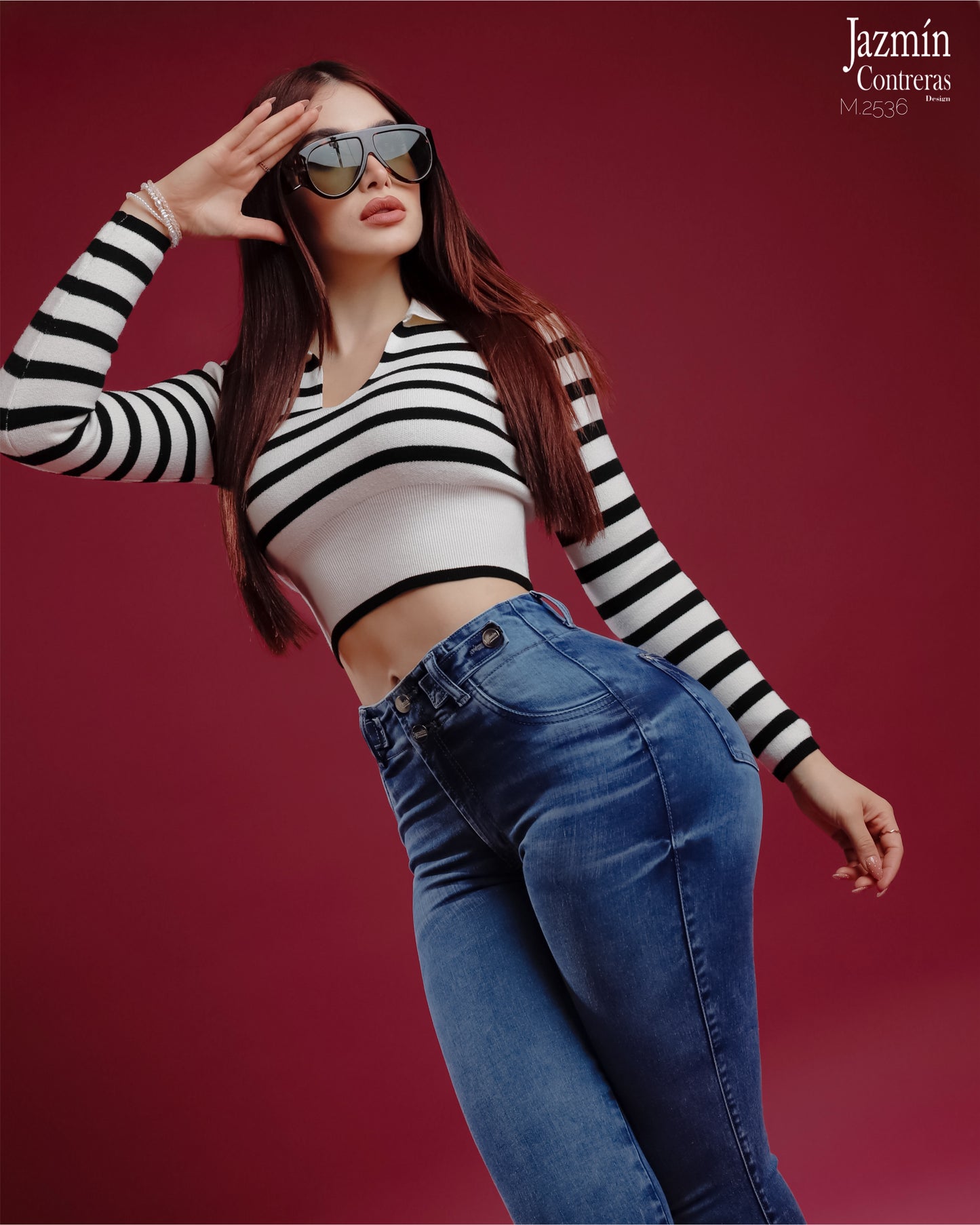 Jeans skinny, 4 botones. Push up.