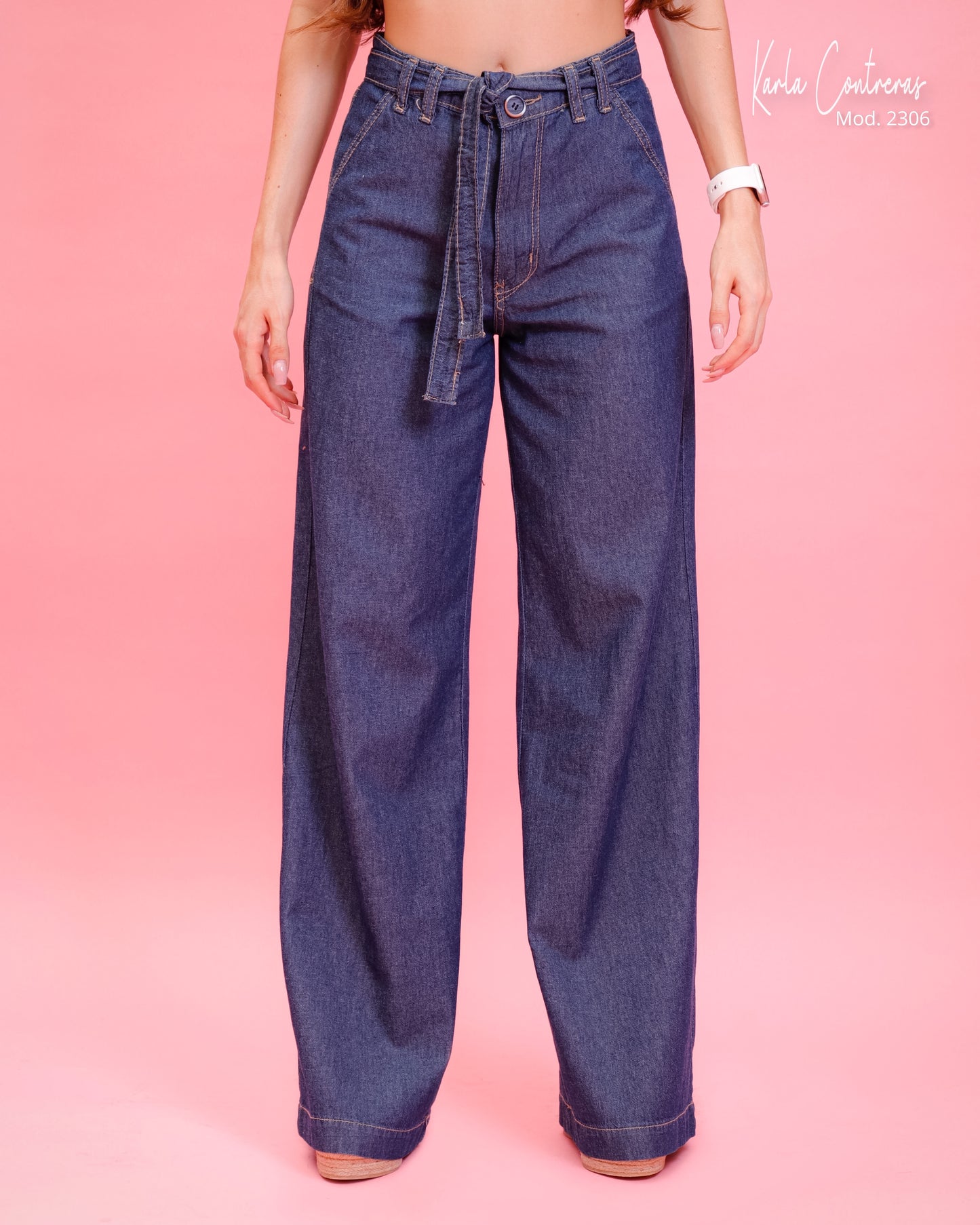 Jeans Wide Leg con fajo en pretina.