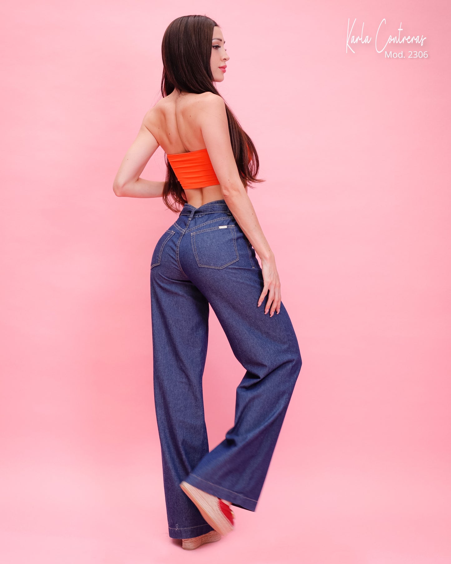 Jeans Wide Leg con fajo en pretina.