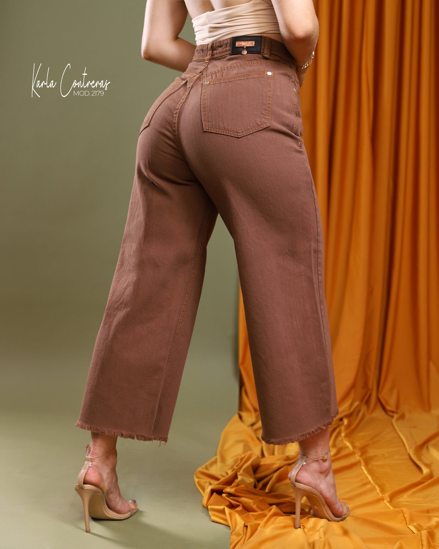 Jeans Culotte, color cafe.