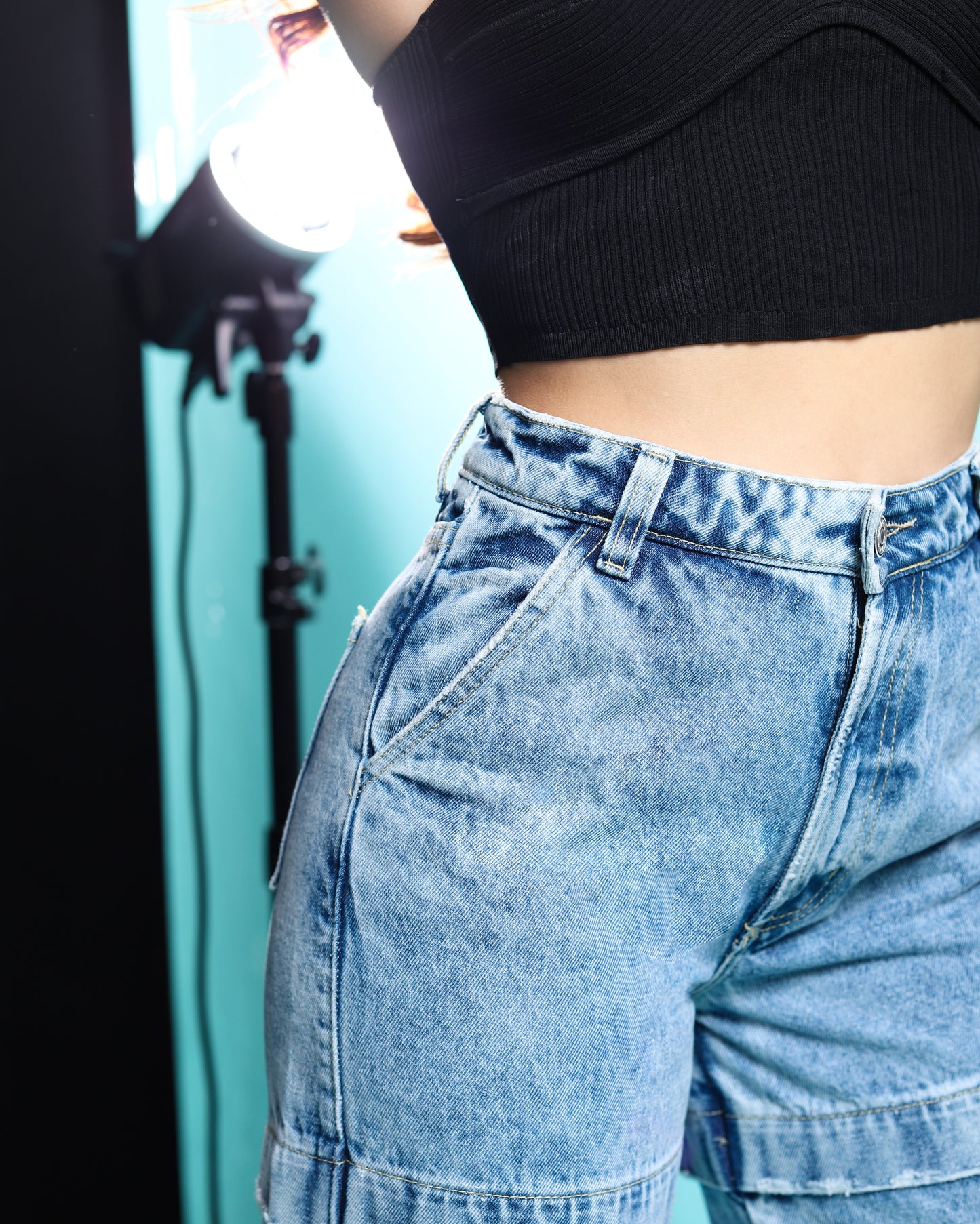 Jeans Wide Leg Cargo, color azul.