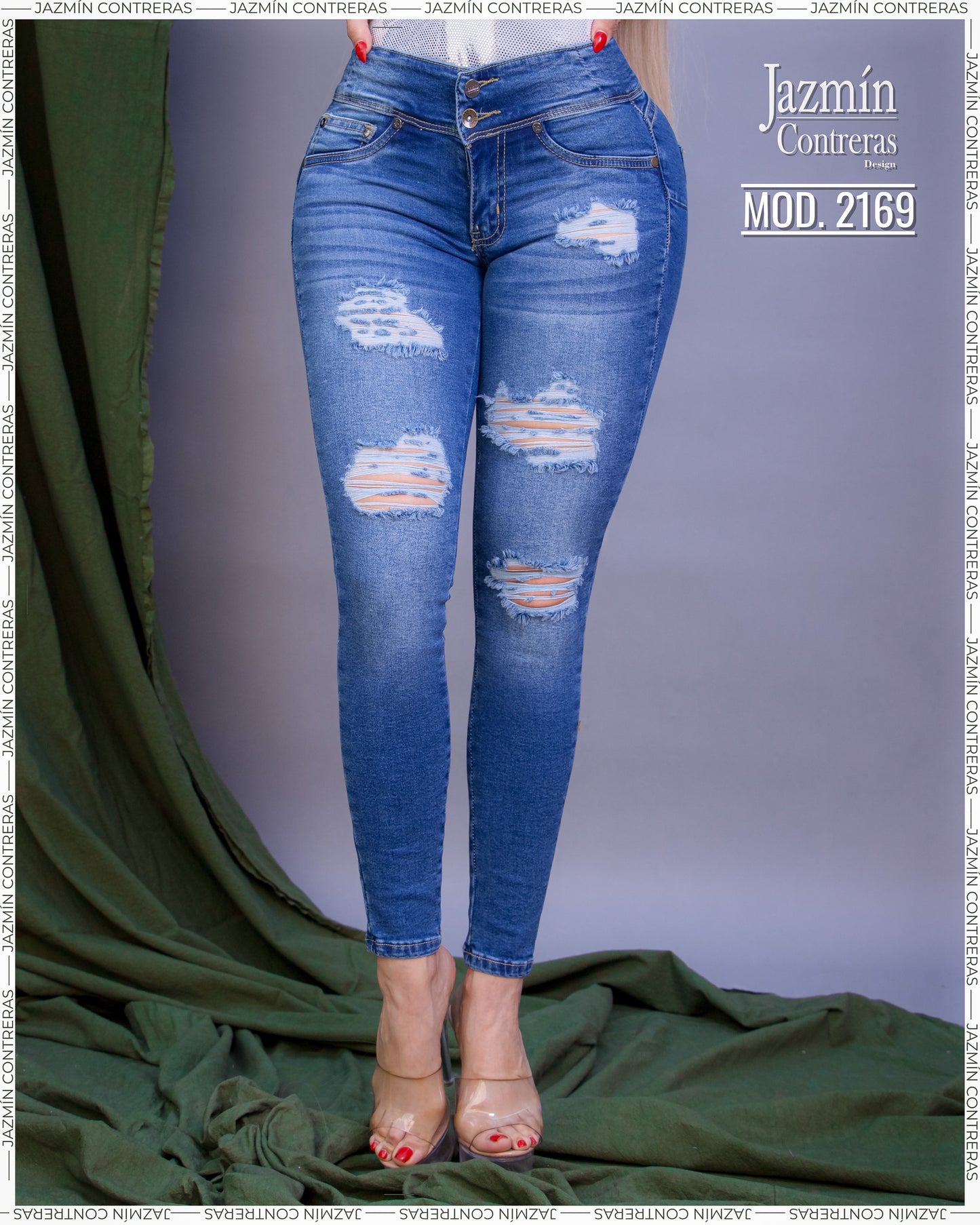Jeans corte colombiano, azul oscuro con roturas