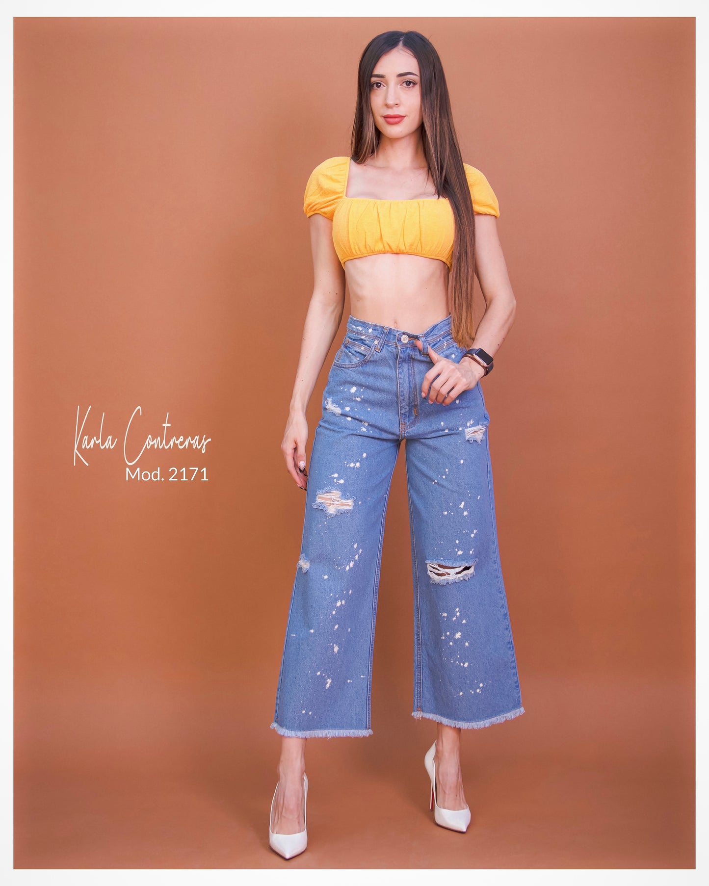 Jeans Culotte, desbastillado con pizcas blancas.