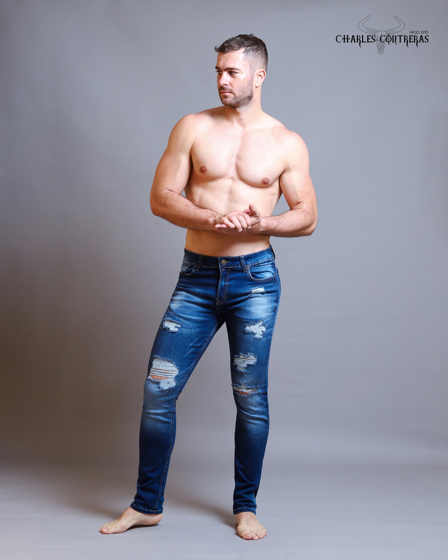 Jeans corte Slim, para caballero. Con roturas.