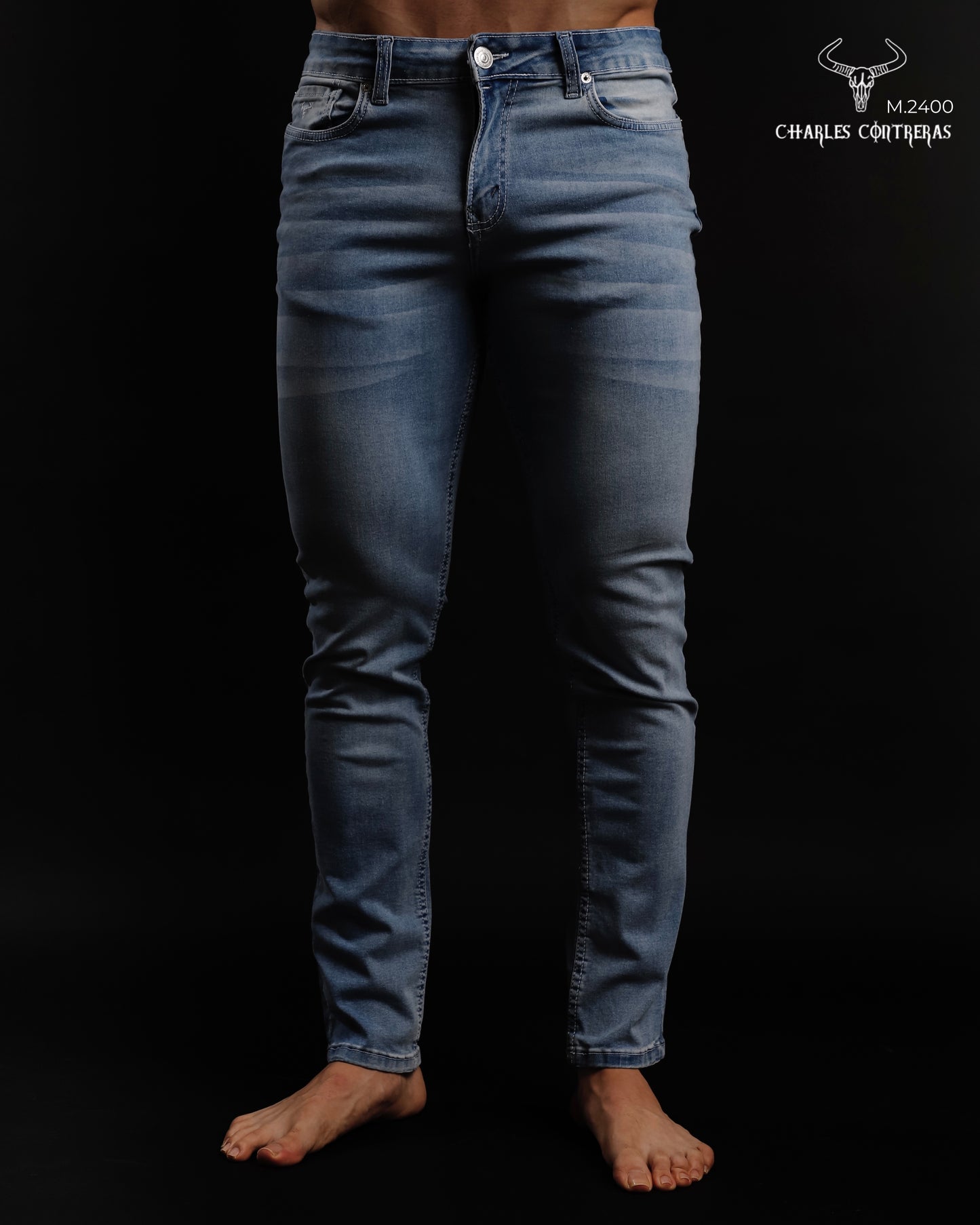 Jeans corte slim, para caballero azul claro.