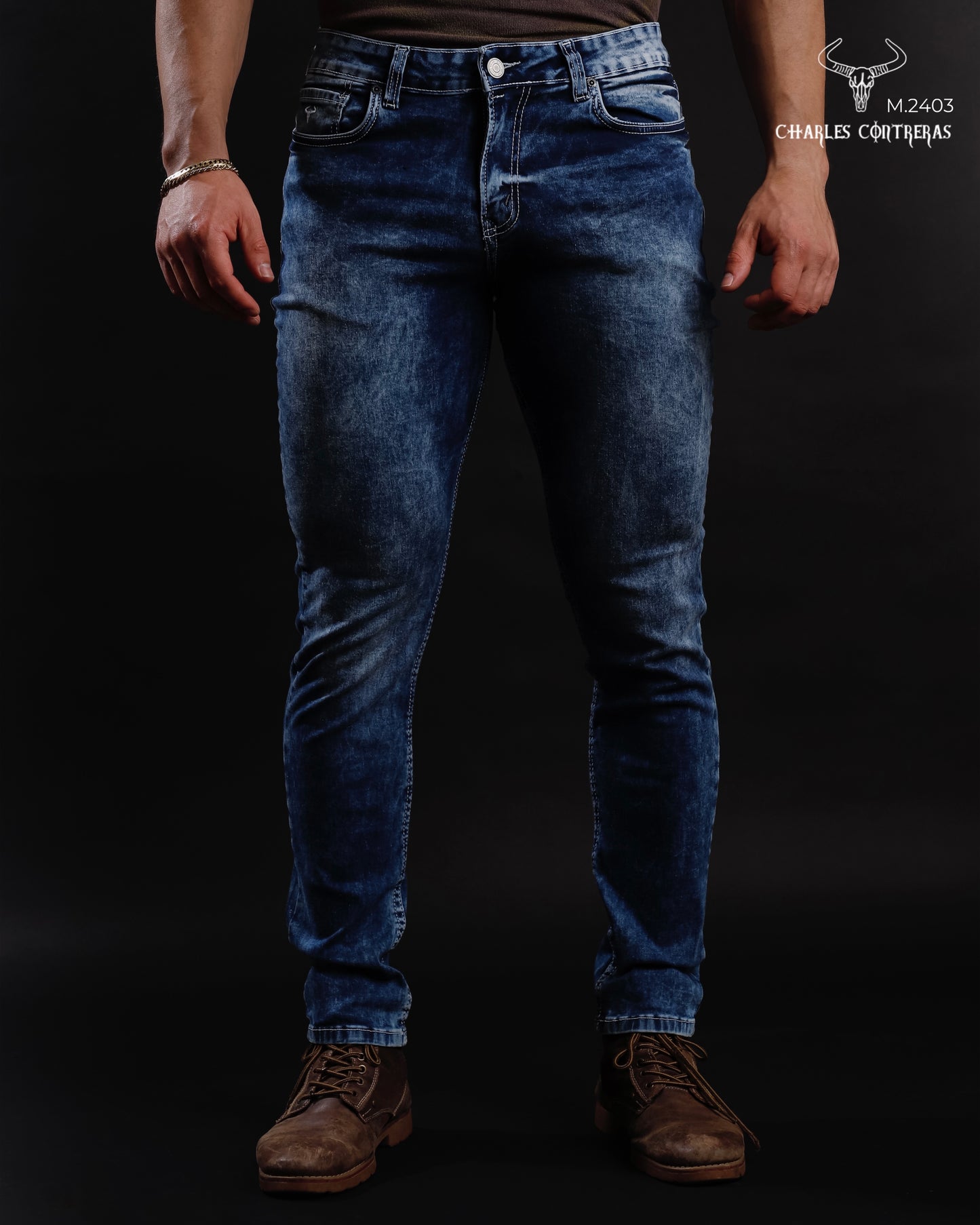 Jeans para caballero, corte slim.
