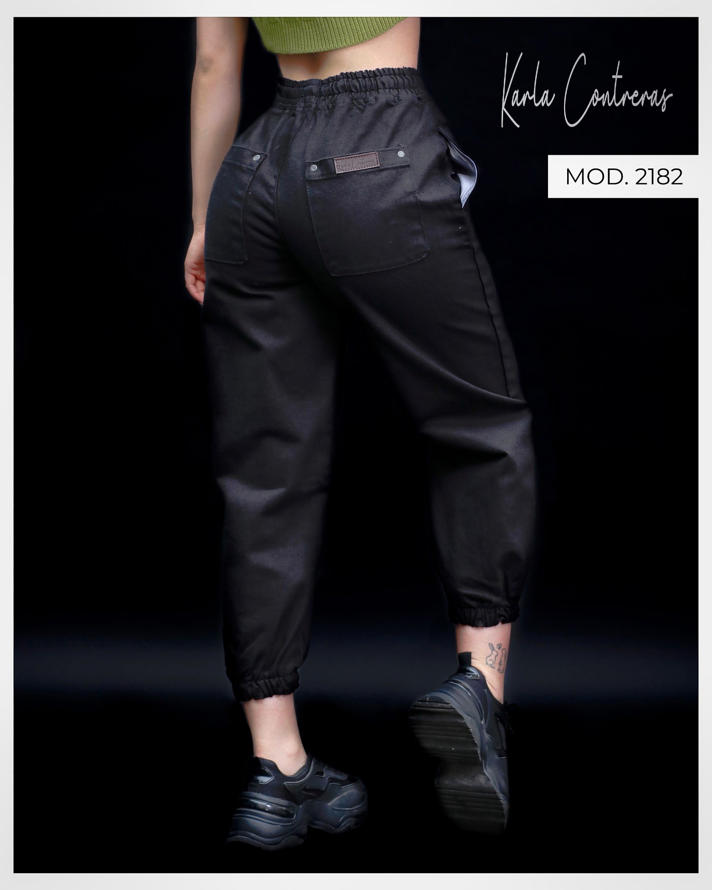 Jogger negro, oversize.