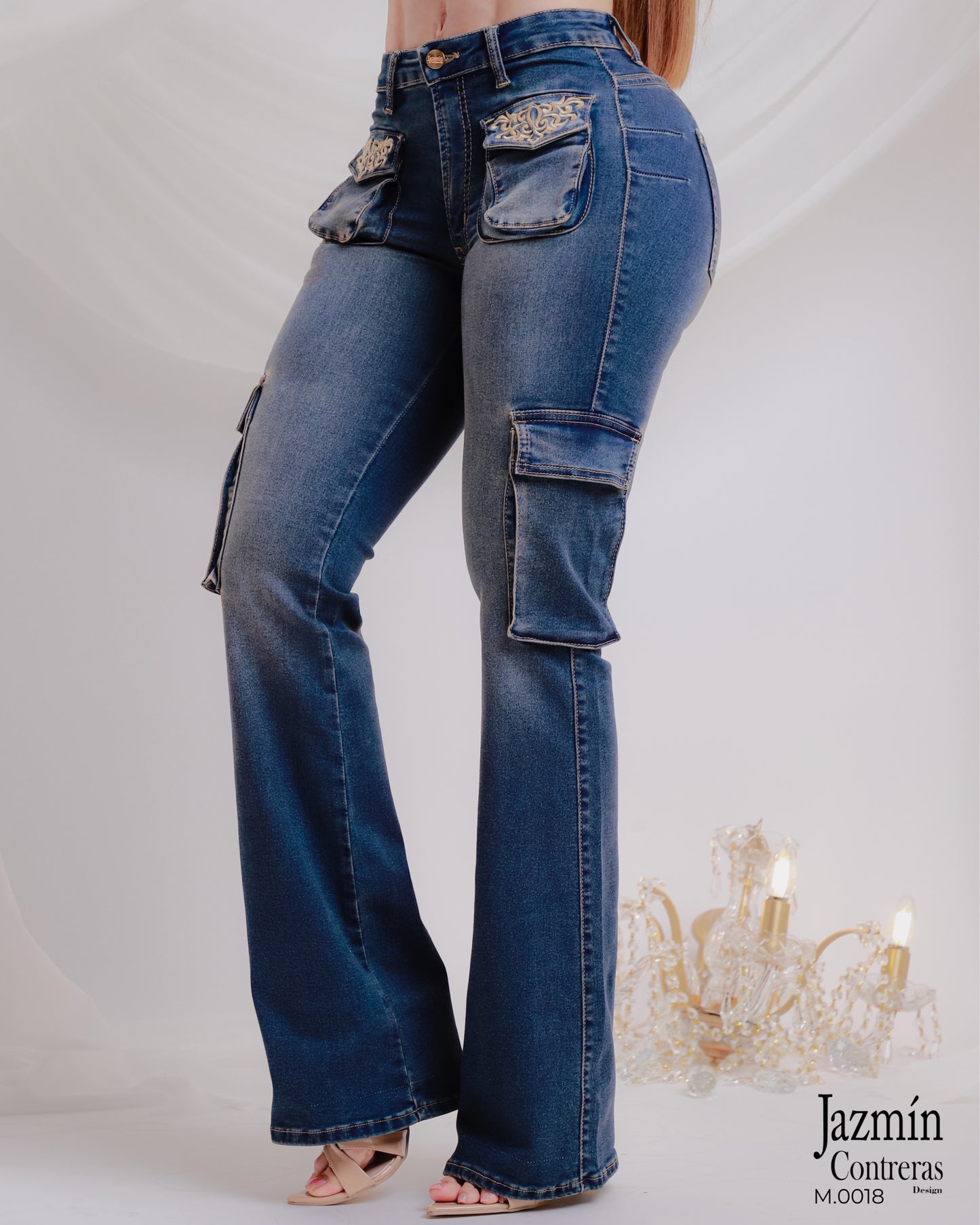 Jeans campana cargo, 1 boton, corte colombiano.