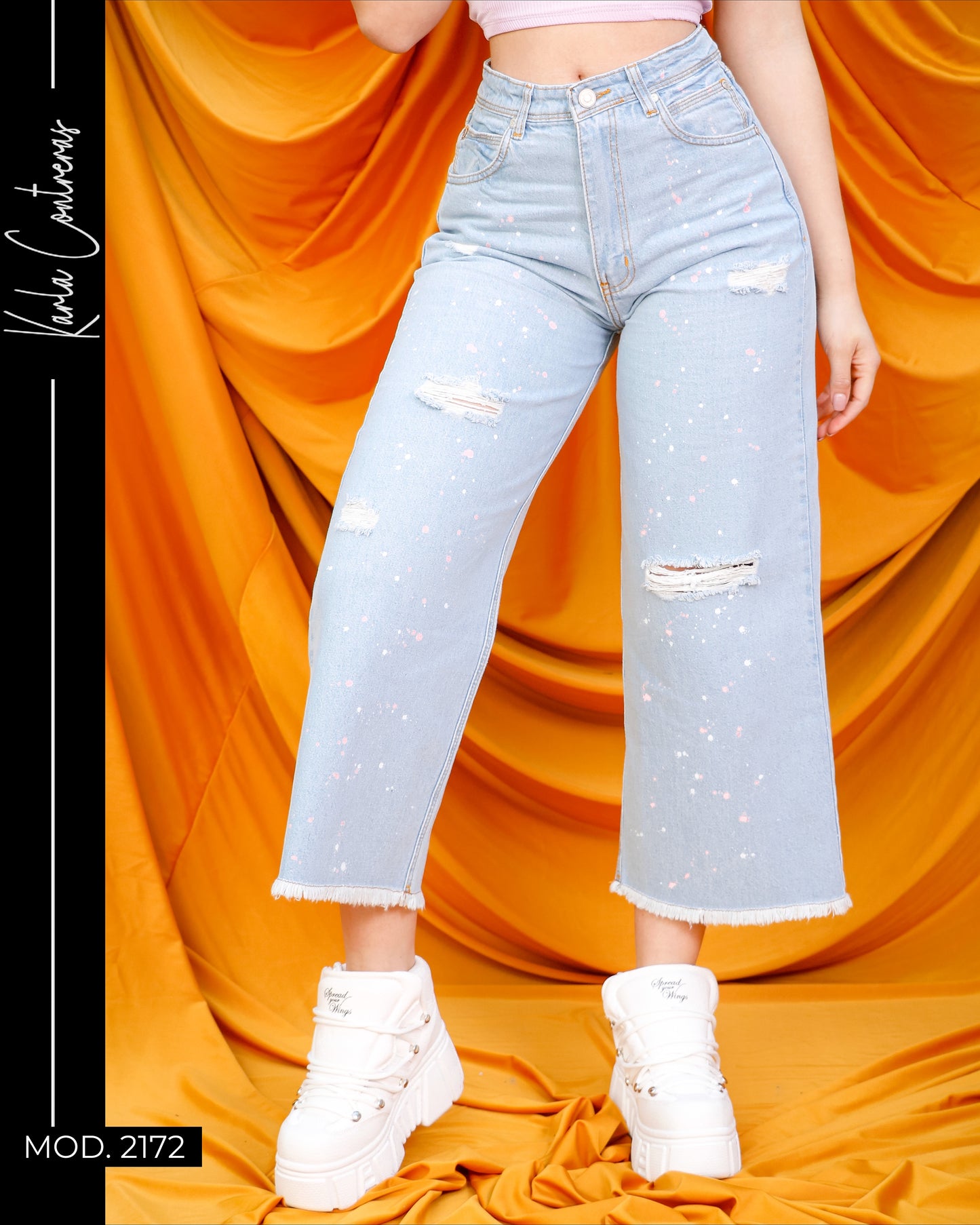 Jeans Culotte, con pizcas en rosa y blanco.