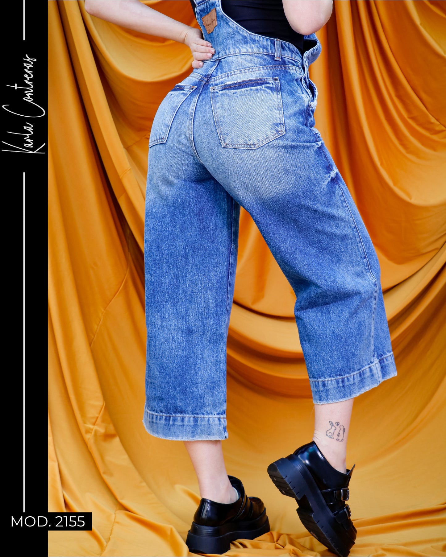 Overol culotte de mezclilla.