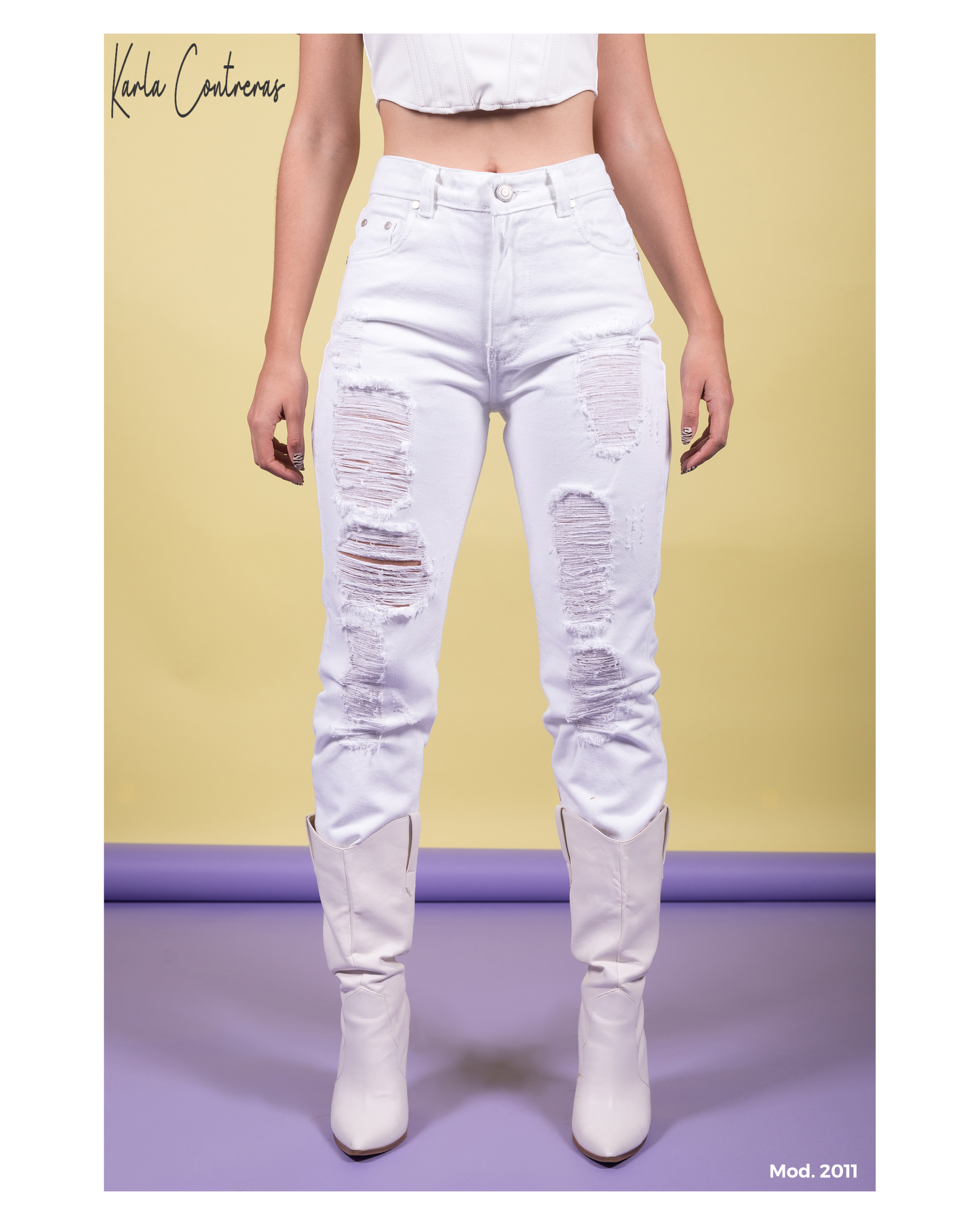 Jeans Momfit sin bastilla, roto, en color blanco.