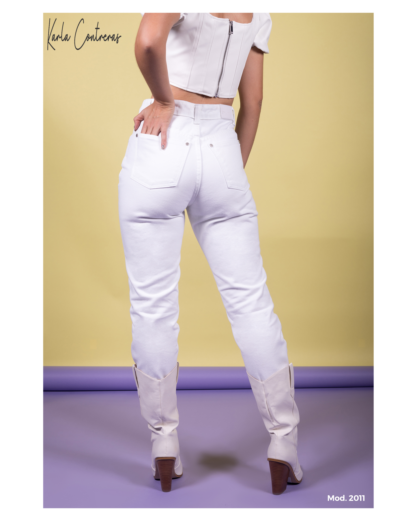Jeans Momfit sin bastilla, roto, en color blanco.