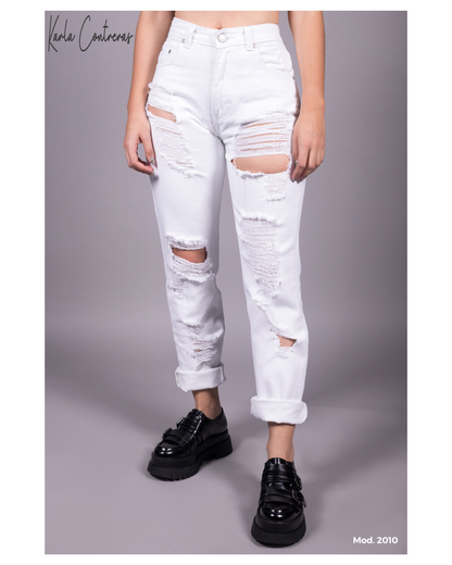 Jeans basico momfit, con roturas y bastilla, blanco.