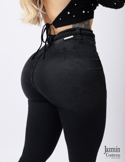 Jeans corte colombiano, con detalle trena en pretina