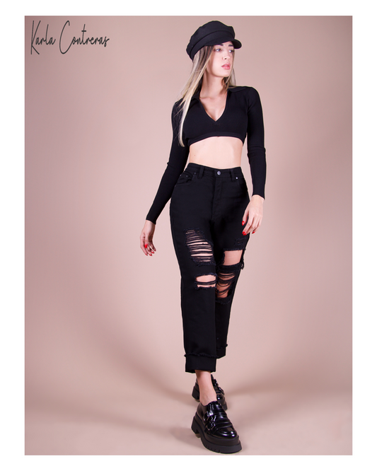 Jeans Momfit basico, con roturas, negro.