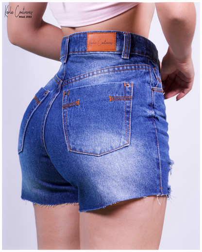 Short Momfit sin bastilla y con roturas.