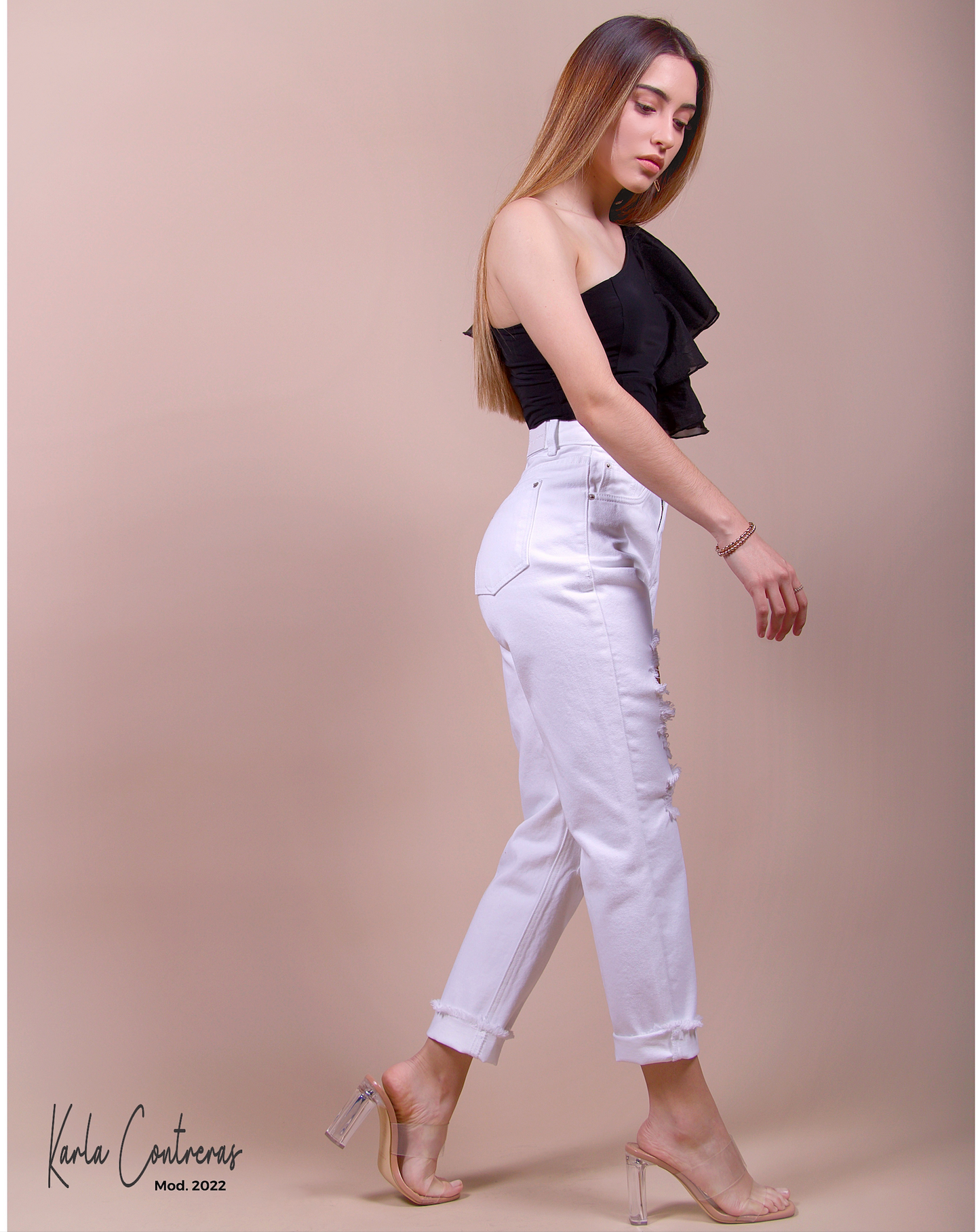 Jeans momfit, 1 boton con roturas.