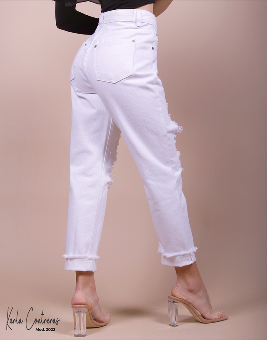 Jeans momfit, 1 boton con roturas.