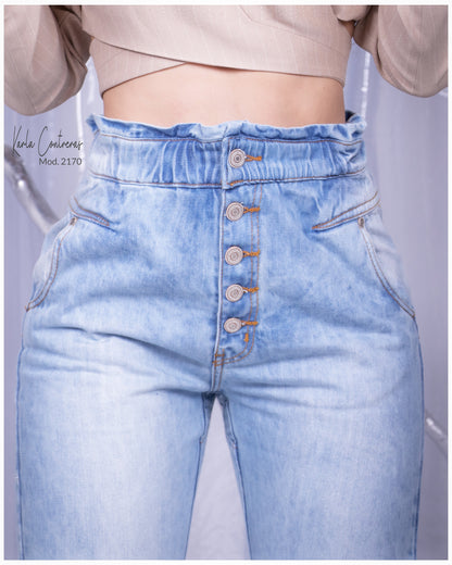 Jeans Momfit, con resorrte en pretina.