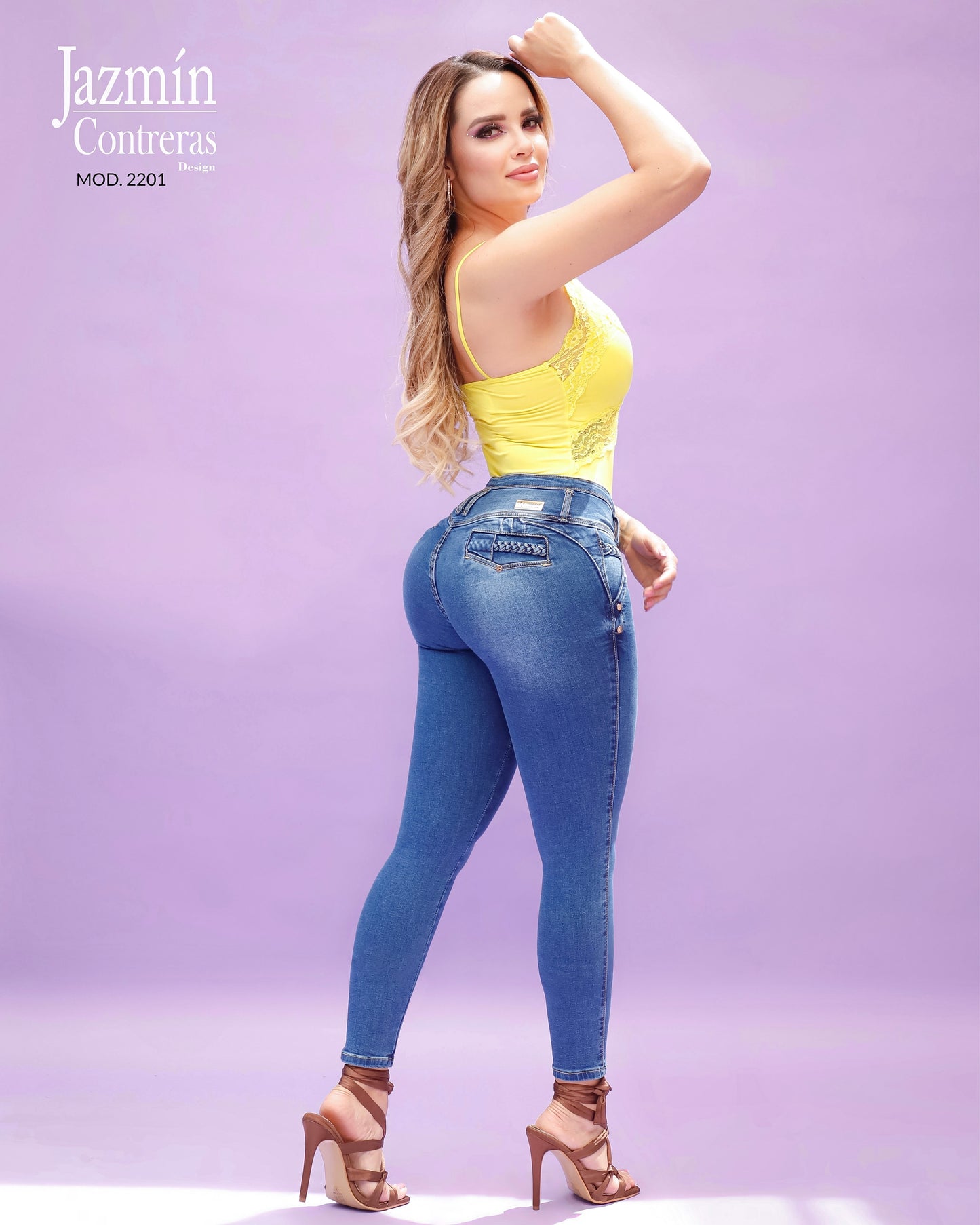 Jeans corte colombiano, diseño en trenzas
