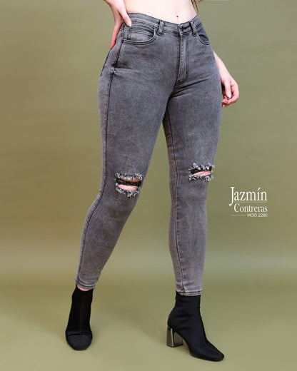 Jeans corte colombiano, gris con etiqueta roja