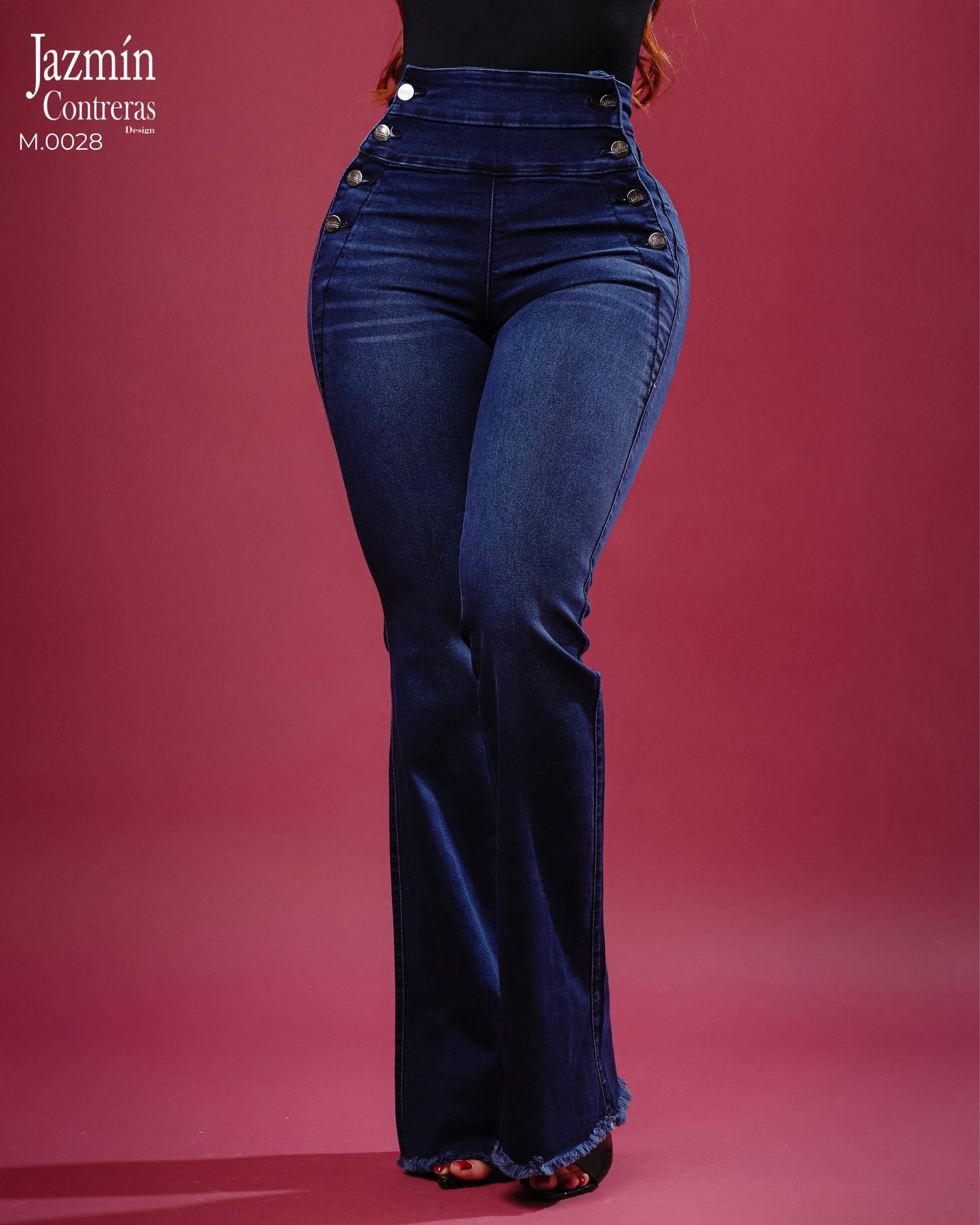 Jeans flare corte colombiano, 8 botones, push up.