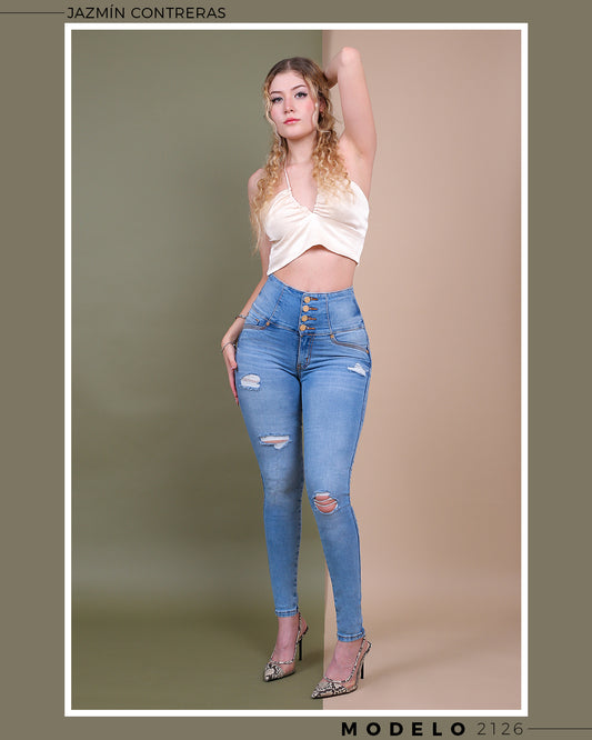 Jeans corte colombiano, con roturas