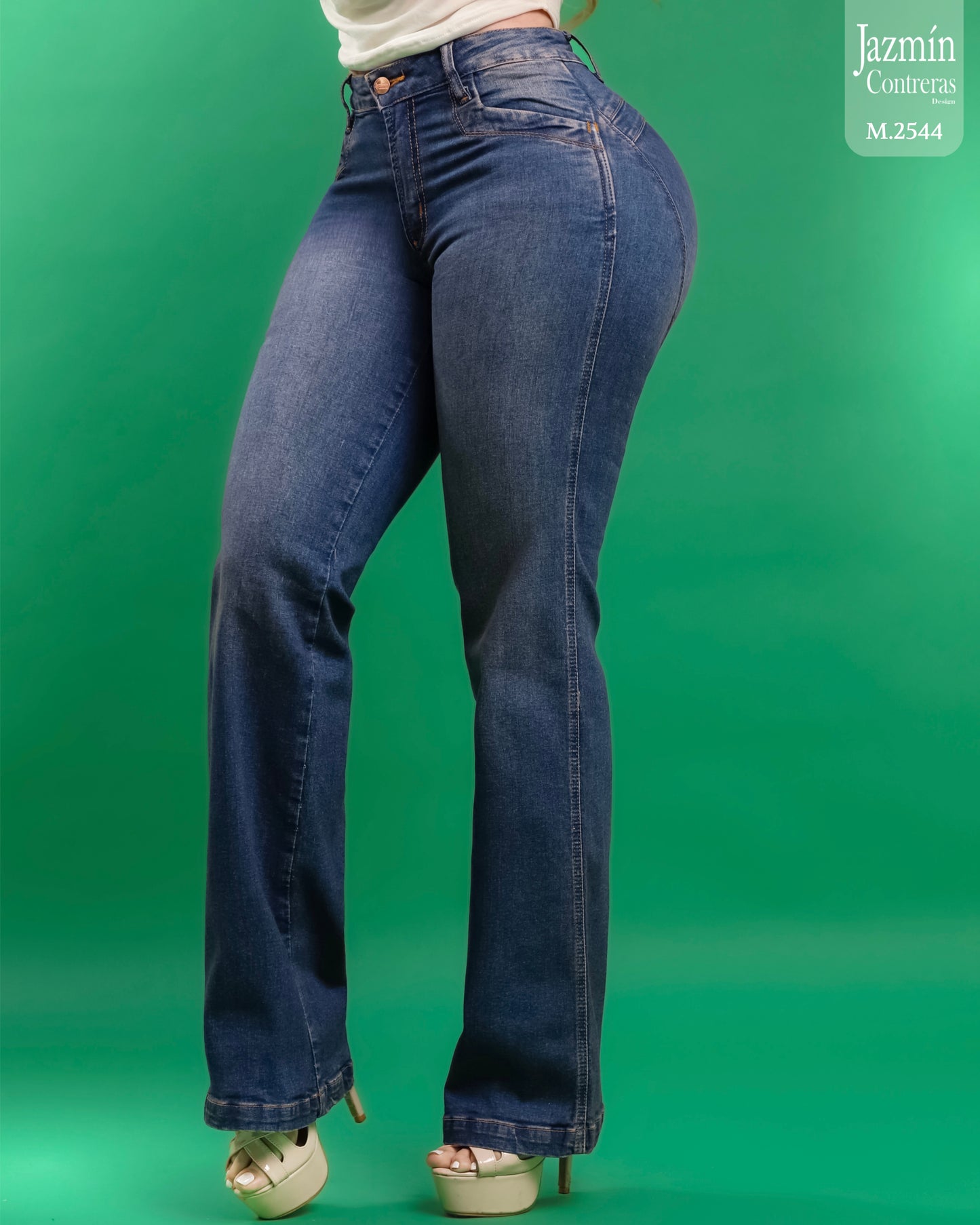 Jeans azul rosa, recto. Exclusivo en Contreras Denim.