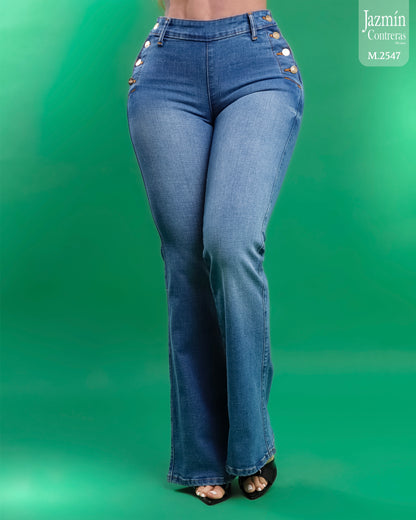 Jeans campana, azul claro 8 botones.