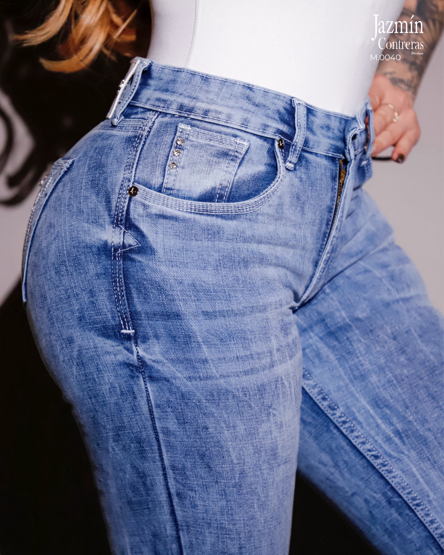 Jeans Vaquero con detalle en cristales.