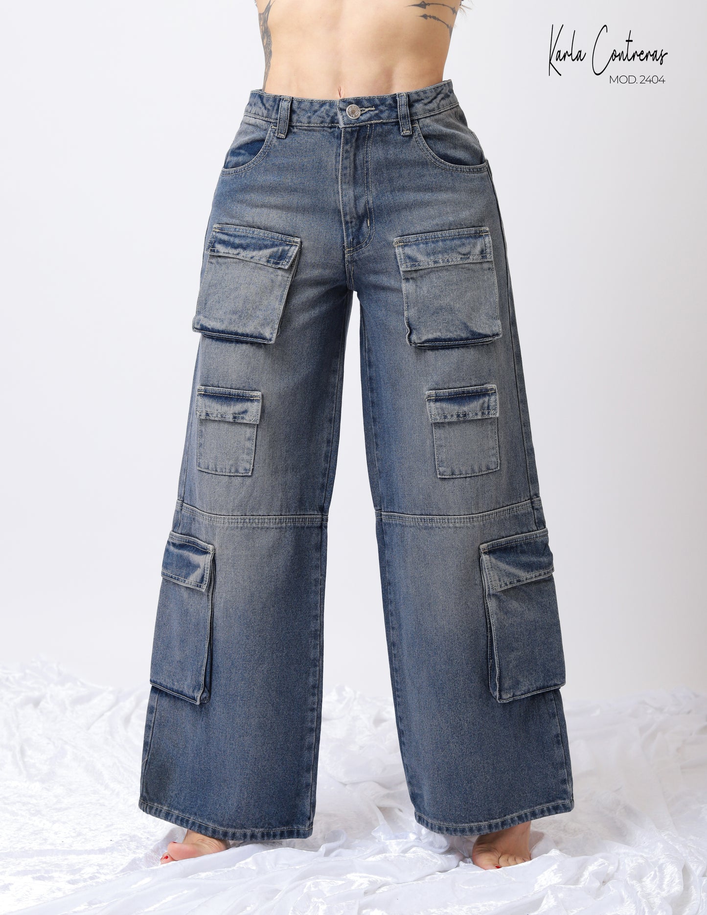 Jeans cargo, corte holgado.
