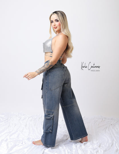 Jeans cargo, corte holgado.