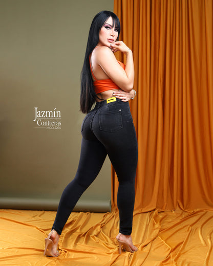Jeans corte colombiano, con costura intermedia
