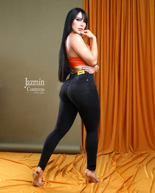 Jeans corte colombiano, con costura intermedia