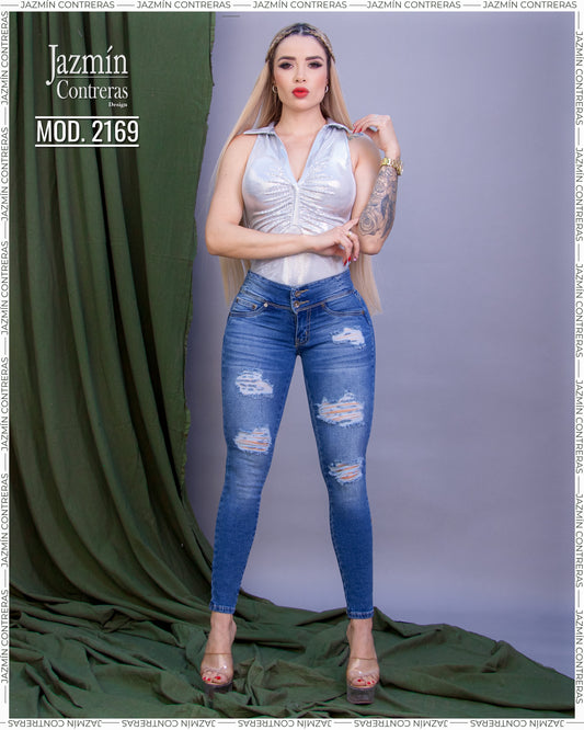 Jeans corte colombiano, azul oscuro con roturas