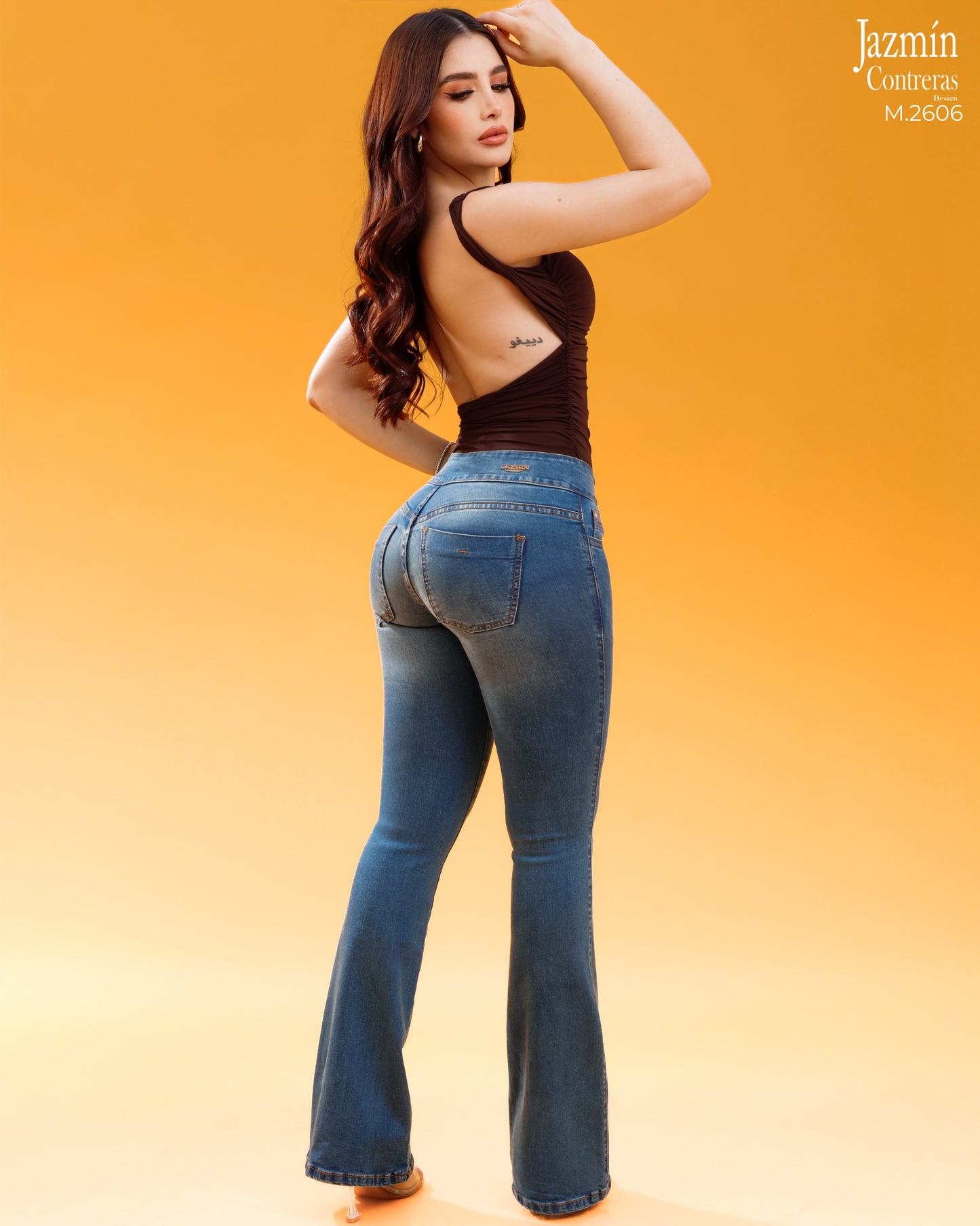 Jeans campana, colombiano, tiro medio.