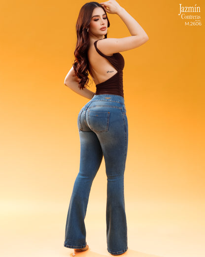 Jeans campana, colombiano, tiro medio.