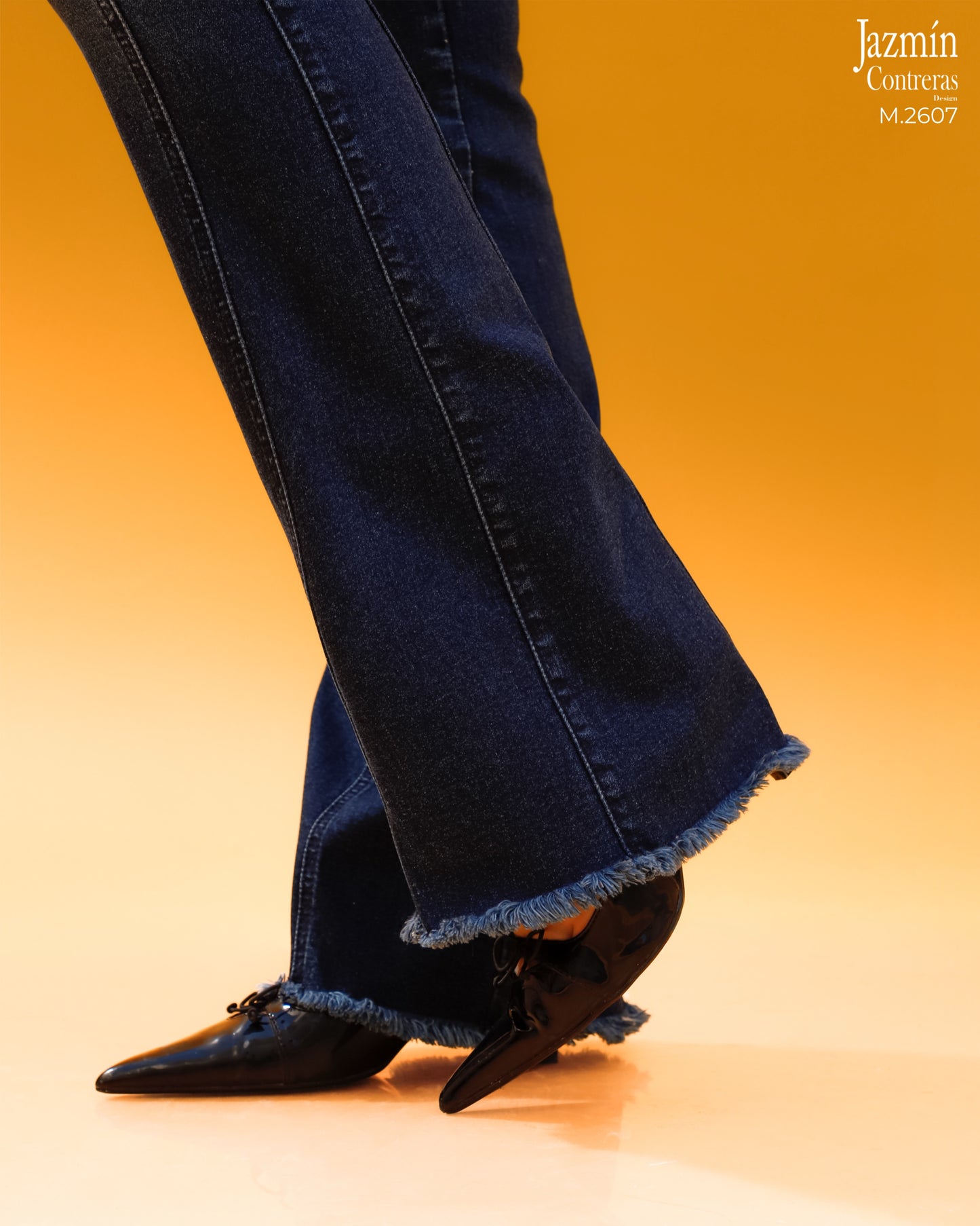 Jeans flare, corte Colombiano.