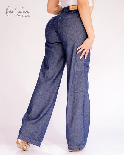Jeans Wide Leg, con bolsas laterales.