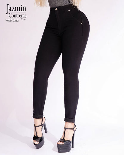 Jeans corte colombiano, con bolsas traseras
