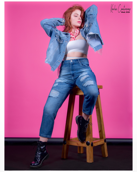 Jeans Momfit, basico con roturas.