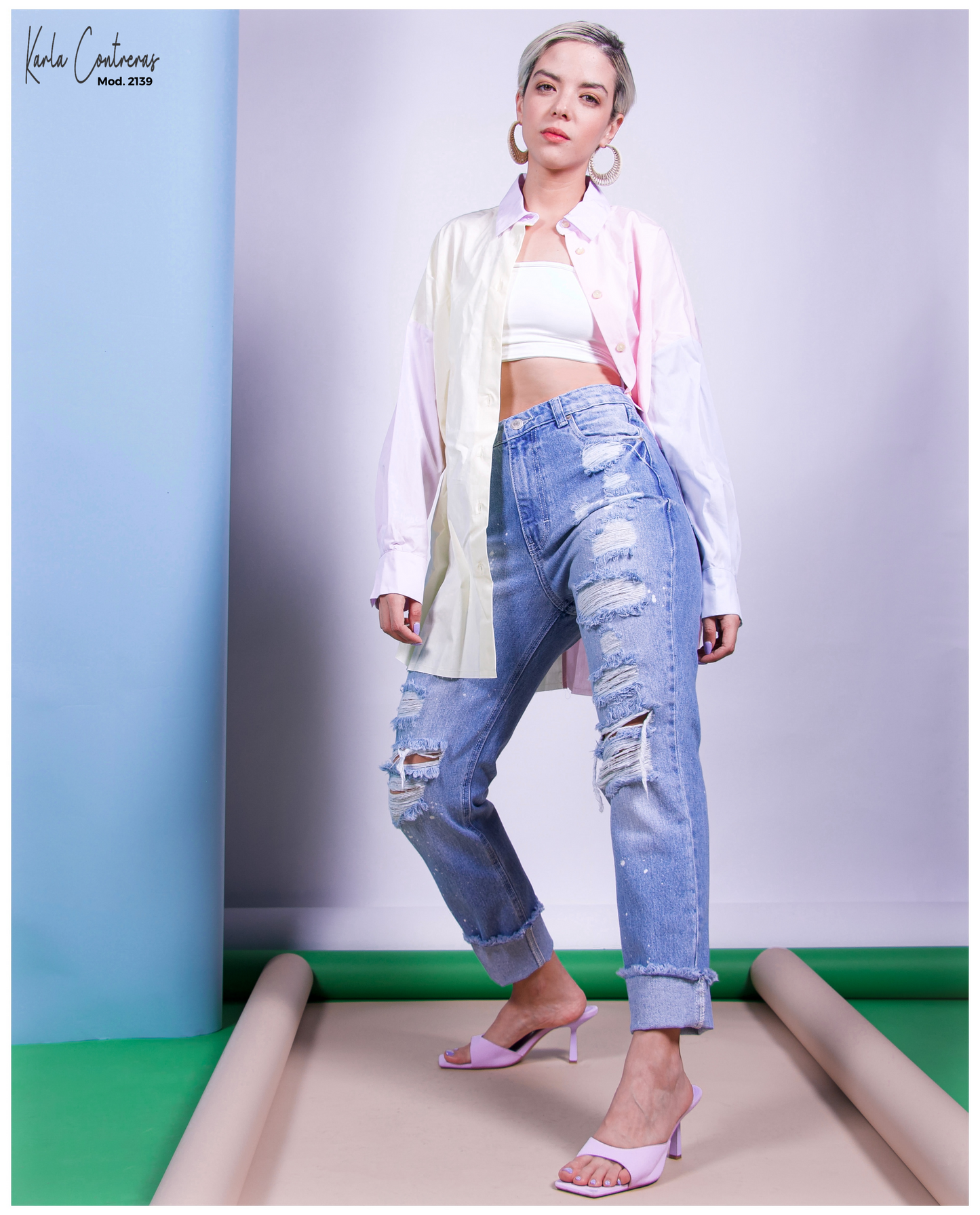 Jeans Momfit desbastillado, 1 boton con roturas.
